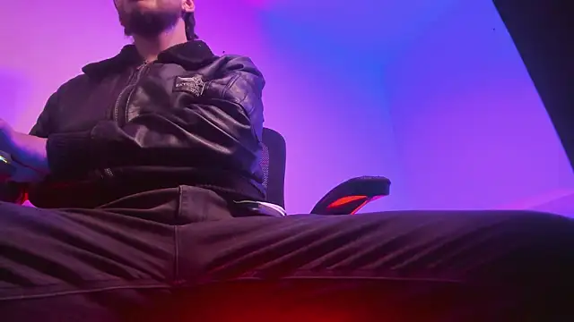 Snapshot of s_sven03 chatting on November 27, 2025, 10:32 pm s sven03 online show from November 27, 2025, 10:32 pm