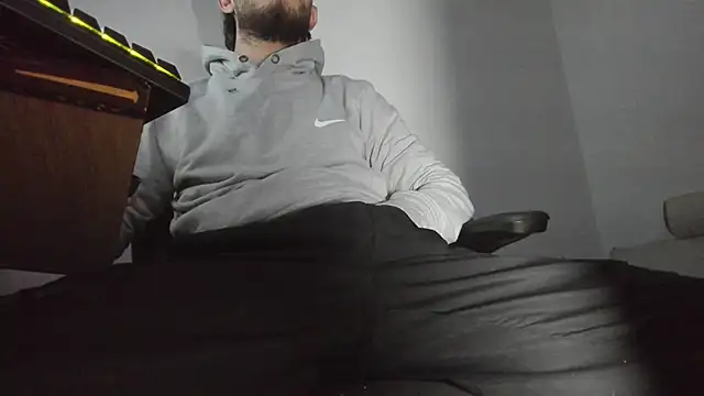 Snapshot of s_sven03 chatting on October 27, 2025, 11:38 pm s sven03 online show from October 27, 2025, 11:38 pm