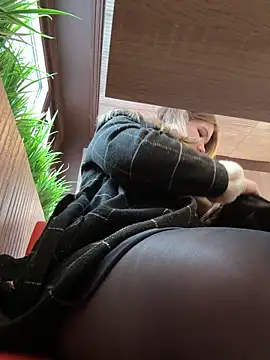 Snapshot of PumaShyXD chatting on November 19, 2025, 10:37 am PumaShyXD online show from November 19, 2025, 10:37 am