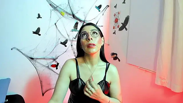 AdelleLennox cg online show from November 5, 2025, 3:04 pm