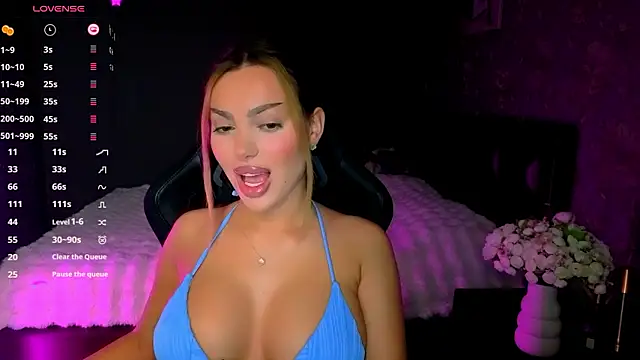 babyleilaa online show from March 17, 2026, 9:51 pm