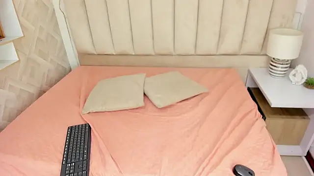 Anniie Queen online show from December 23, 2025, 3:17 am