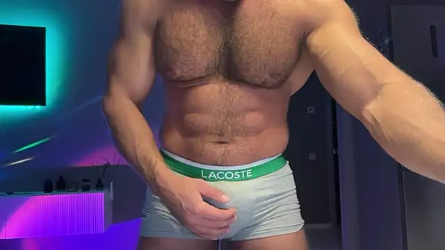 KarlosRichi online show from February 4, 2026, 3:29 pm