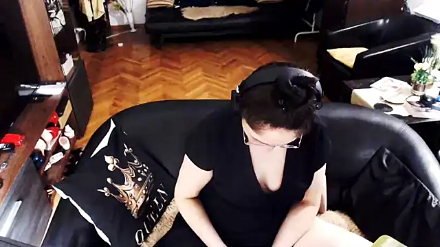 Snapshot of Imperatriza chatting on July 13, 2026, 11:48 pm Imperatriza online show from July 13, 2026, 11:48 pm
