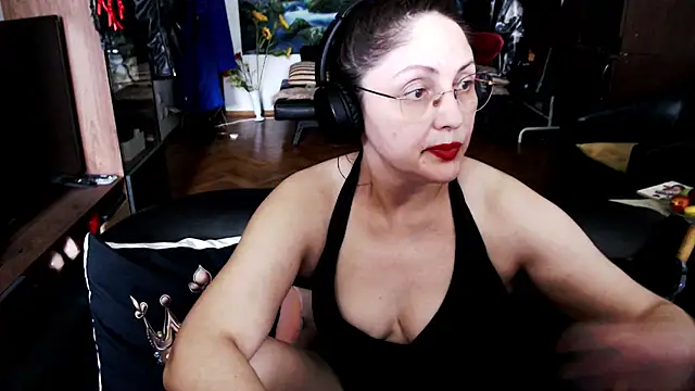 Snapshot of Imperatriza chatting on June 10, 2026, 2:51 pm Imperatriza online show from June 10, 2026, 2:51 pm