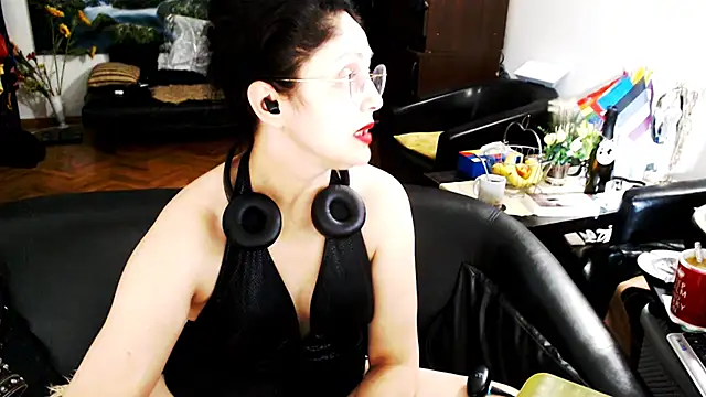 Snapshot of Imperatriza chatting on July 22, 2026, 11:51 pm Imperatriza online show from July 22, 2026, 11:51 pm