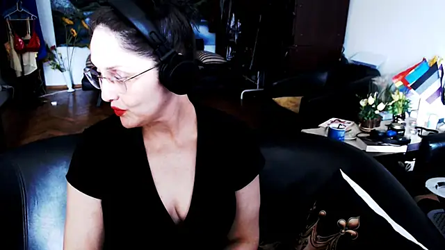 Snapshot of Imperatriza chatting on July 12, 2026, 4:30 pm Imperatriza online show from July 12, 2026, 4:30 pm