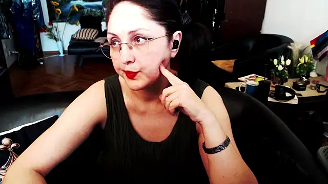 Snapshot of Imperatriza chatting on May 14, 2026, 4:48 pm Imperatriza online show from May 14, 2026, 4:48 pm