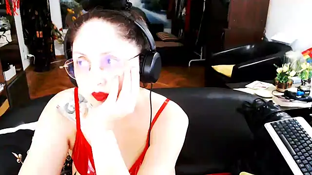 Snapshot of Imperatriza chatting on July 8, 2026, 11:05 pm Imperatriza online show from July 8, 2026, 11:05 pm