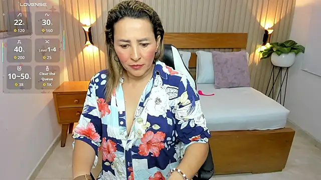 Snapshot of luciana_ballesteros_ chatting on June 25, 2026, 12:21 pm luciana ballesteros online show from June 25, 2026, 12:21 pm