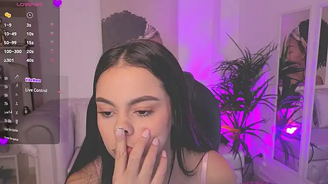 Aleejaa   online show from November 12, 2025, 12:09 pm