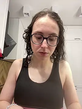 Snapshot of MartiniiSelenna chatting on March 15, 2026, 6:42 am MartiniiSelenna online show from March 15, 2026, 6:42 am