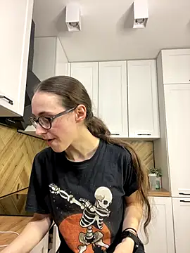 MartiniiSelenna online show from November 12, 2025, 7:01 am