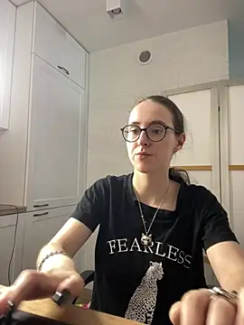 Snapshot of MartiniiSelenna chatting on July 26, 2026, 5:47 am MartiniiSelenna online show from July 26, 2026, 5:47 am