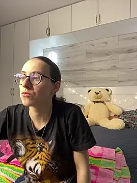MartiniiSelenna online show from June 13, 2026, 5:49 am