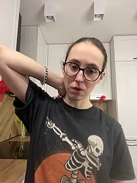 Snapshot of MartiniiSelenna chatting on March 13, 2026, 6:51 am MartiniiSelenna online show from March 13, 2026, 6:51 am