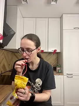 Snapshot of MartiniiSelenna chatting on March 20, 2026, 6:47 am MartiniiSelenna online show from March 20, 2026, 6:47 am