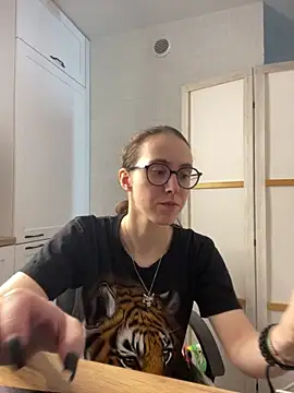 MartiniiSelenna online show from June 20, 2026, 5:45 am