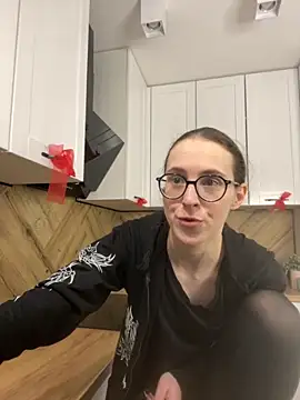 Snapshot of MartiniiSelenna chatting on February 6, 2026, 6:53 am MartiniiSelenna online show from February 6, 2026, 6:53 am