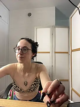 Snapshot of MartiniiSelenna chatting on August 1, 2026, 6:00 am MartiniiSelenna online show from August 1, 2026, 6:00 am
