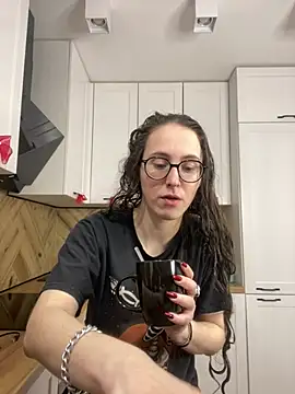 Snapshot of MartiniiSelenna chatting on March 21, 2026, 6:47 am MartiniiSelenna online show from March 21, 2026, 6:47 am