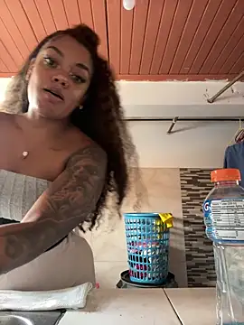 ladyrd1 online show from January 18, 2026, 8:23 pm