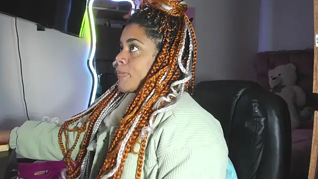 ladyrd1 online show from February 14, 2026, 11:05 pm