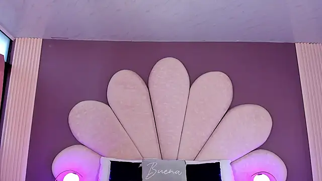 MarianaGarciaa   online show from October 21, 2025, 11:31 am