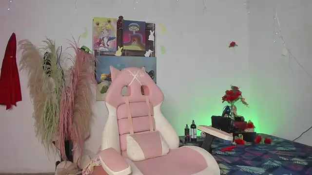 Snapshot of lovely_kitt chatting on July 25, 2026, 12:40 am lovely kitt online show from July 25, 2026, 12:40 am