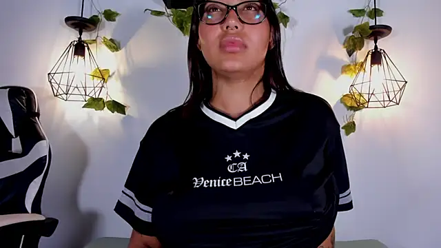 melanieecox online show from May 5, 2026, 12:24 am