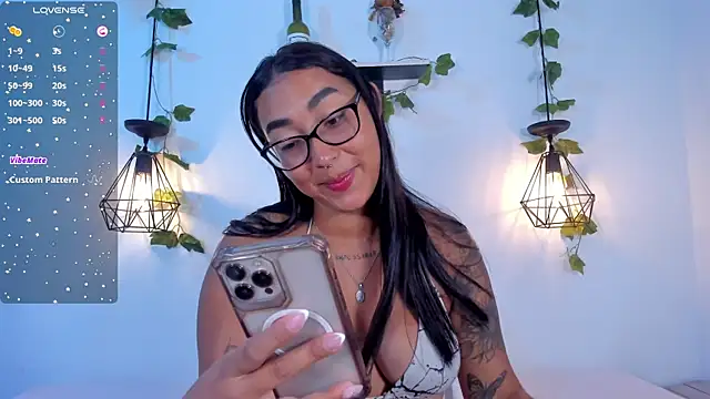 Snapshot of melanieecox chatting on July 12, 2026, 3:35 pm melanieecox online show from July 12, 2026, 3:35 pm