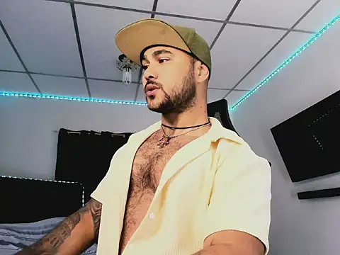 Sebas-hott online show from March 18, 2026, 10:32 pm