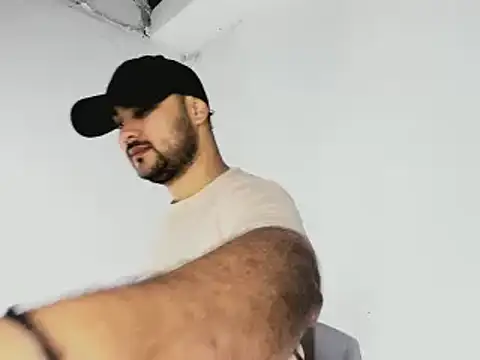 Snapshot of Sebas-hott chatting on November 8, 2025, 9:29 pm Sebas-hott online show from November 8, 2025, 9:29 pm