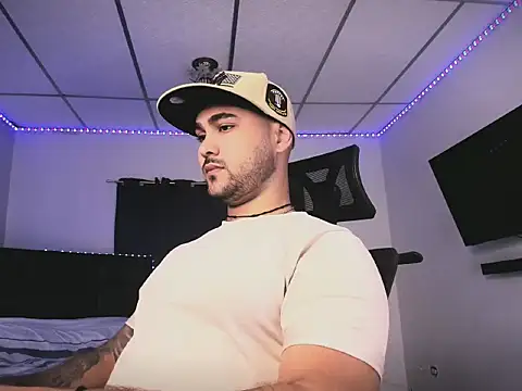 Sebas-hott online show from March 5, 2026, 10:27 pm