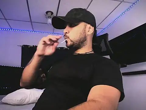 Sebas-hott online show from February 28, 2026, 11:48 pm