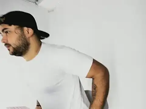 Snapshot of Sebas-hott chatting on October 22, 2025, 10:41 pm Sebas-hott online show from October 22, 2025, 10:41 pm