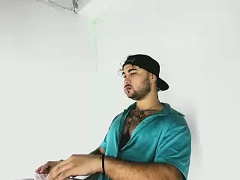 Snapshot of Sebas-hott chatting on October 13, 2025, 10:32 pm Sebas-hott online show from October 13, 2025, 10:32 pm