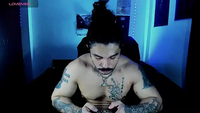 Snapshot of Van_Velckan chatting on December 14, 2025, 1:23 am Van Velckan online show from December 14, 2025, 1:23 am