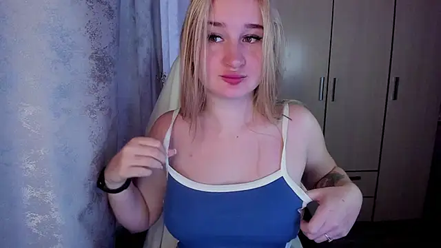 Snapshot of KeiraNight chatting on October 31, 2025, 2:30 am KeiraNight online show from October 31, 2025, 2:30 am