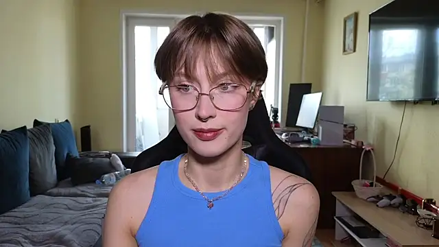 Snapshot of MalvinaBlum chatting on May 7, 2026, 7:34 am MalvinaBlum online show from May 7, 2026, 7:34 am