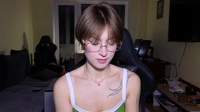 Snapshot of MalvinaBlum chatting on February 23, 2026, 12:17 pm MalvinaBlum online show from February 23, 2026, 12:17 pm