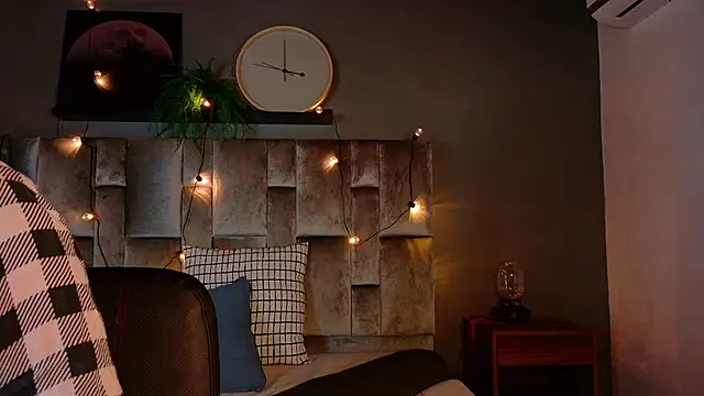 Snapshot of alaia-rogers chatting on October 7, 2025, 11:33 am alaia-rogers online show from October 7, 2025, 11:33 am