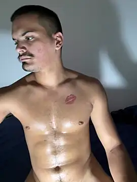 HotBeastBoy online show from December 11, 2024, 1:26 am