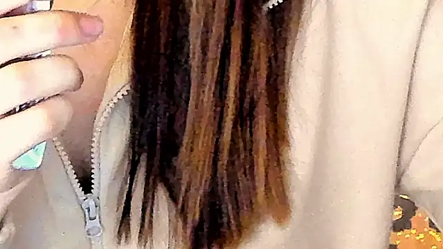 Snapshot of IceDanielles chatting on December 3, 2025, 1:43 pm IceDanielles online show from December 3, 2025, 1:43 pm