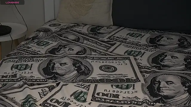 Snapshot of IceDanielles chatting on November 9, 2025, 1:37 pm IceDanielles online show from November 9, 2025, 1:37 pm