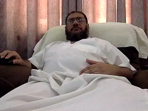 Snapshot of largepanny chatting on March 22, 2026, 11:56 am largepanny online show from March 22, 2026, 11:56 am