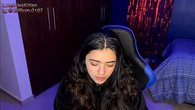 Snapshot of Ales_Kitten chatting on February 18, 2025, 4:48 am Ales Kitten online show from February 18, 2025, 4:48 am