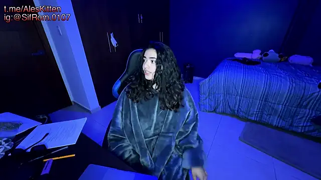 Snapshot of Ales_Kitten chatting on March 12, 2025, 1:47 am Ales Kitten online show from March 12, 2025, 1:47 am