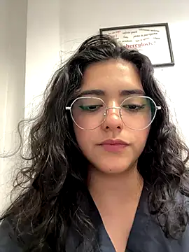 Snapshot of Ales_Kitten chatting on October 4, 2025, 8:43 pm Ales Kitten online show from October 4, 2025, 8:43 pm