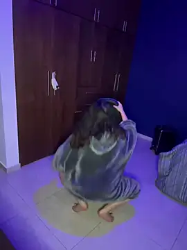 Snapshot of Ales_Kitten chatting on March 13, 2025, 3:44 am Ales Kitten online show from March 13, 2025, 3:44 am